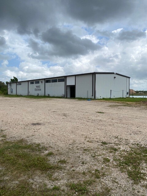 4411 County Road 418, Rosharon, TX à louer Photo principale– Image 1 sur 25