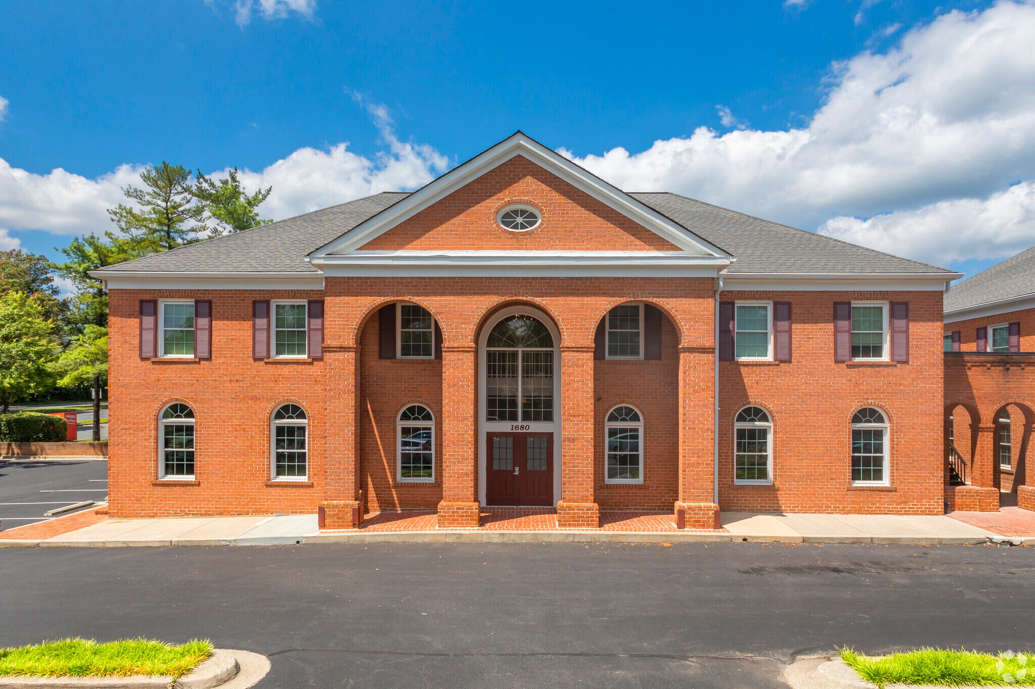 1680 E Gude Dr, Rockville, MD à louer Photo principale– Image 1 sur 35