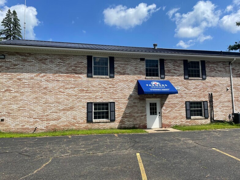 2930 Edison St NW, Uniontown, OH à louer - Photo de l’immeuble – Image 3 sur 4