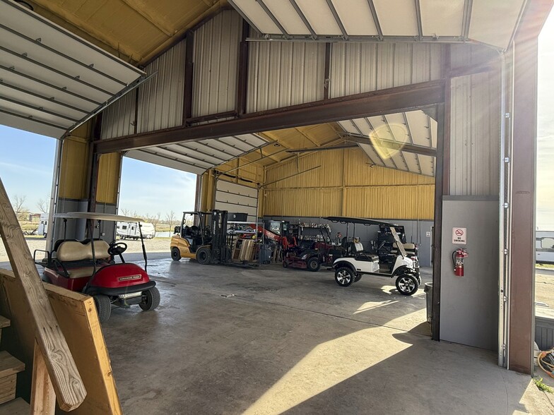 13239 S Interstate 35, Valley View, TX à louer - Photo de l’immeuble – Image 3 sur 7
