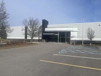 Plus de détails pour 30240 Oak Creek Dr, Wixom, MI - Industriel/Logistique à louer