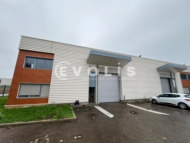 Plus de détails pour 1 Rue Galilée, Saint-Priest - Local d'activités à louer