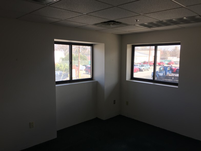 94 Nickerson Rd, Ashland, MA à louer - Photo intérieure – Image 2 sur 20
