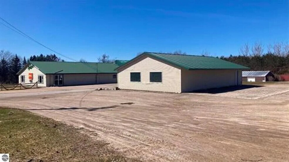 9821 N US Highway 31, Ellsworth, MI à vendre - Photo de l’immeuble – Image 2 sur 15