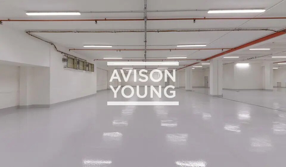 Local d’activités dans Paris à louer - Photo de l’immeuble – Image 3 sur 4