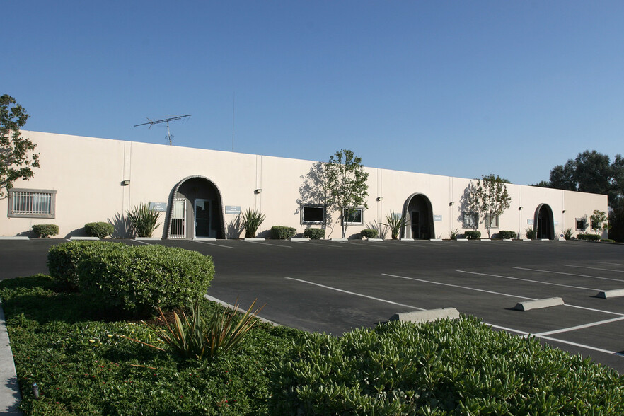 2200-2220 E Gladwick St, Rancho Dominguez, CA à louer - Photo principale – Image 1 sur 1