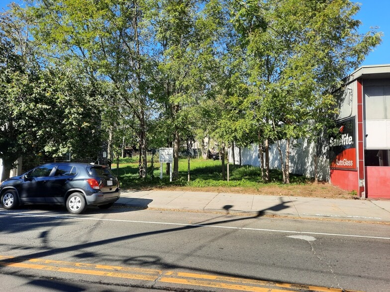 230 W Main St, Riverhead, NY à vendre - Autre – Image 2 sur 5