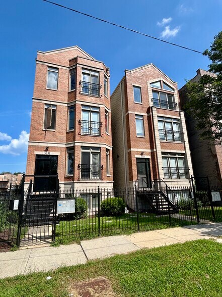 5331 S Calumet Ave, Chicago, IL à vendre - Photo de l’immeuble – Image 2 sur 23