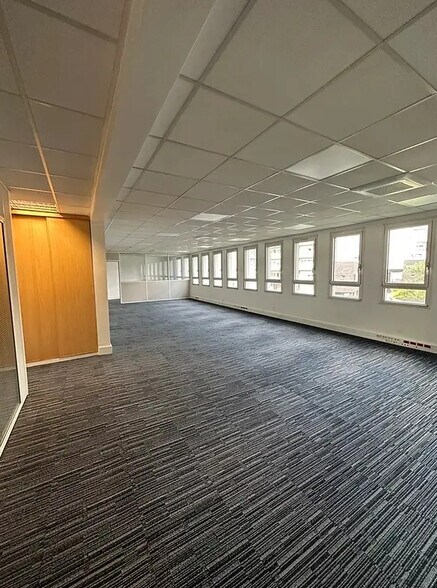 2 Rue Du 19 Mars 1962, Clichy à louer - Photo de l’immeuble – Image 1 sur 9