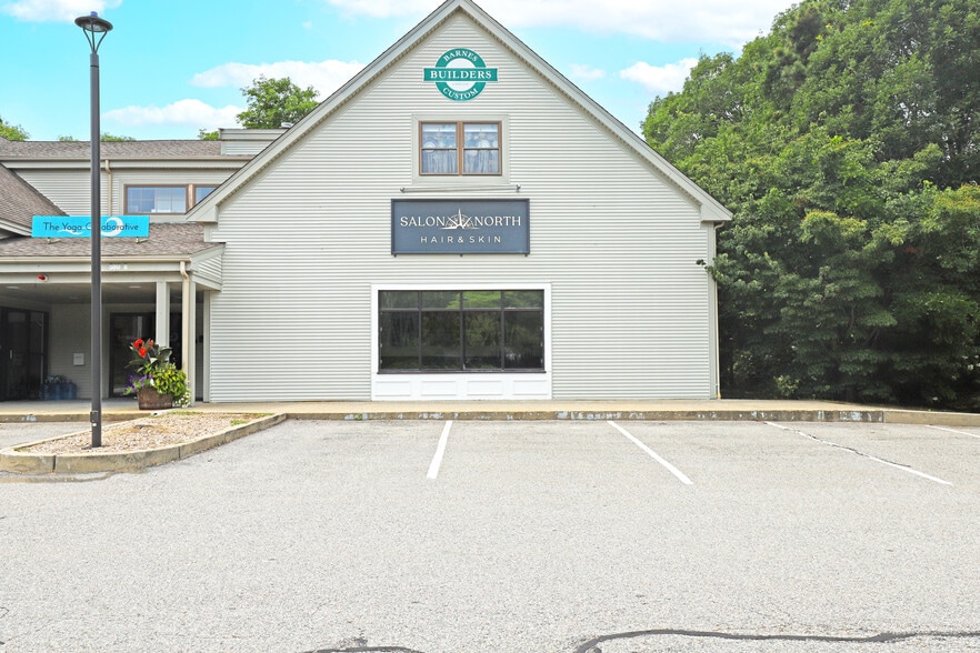 580 N Falmouth Hwy, North Falmouth, MA à louer - Photo de l’immeuble – Image 2 sur 10