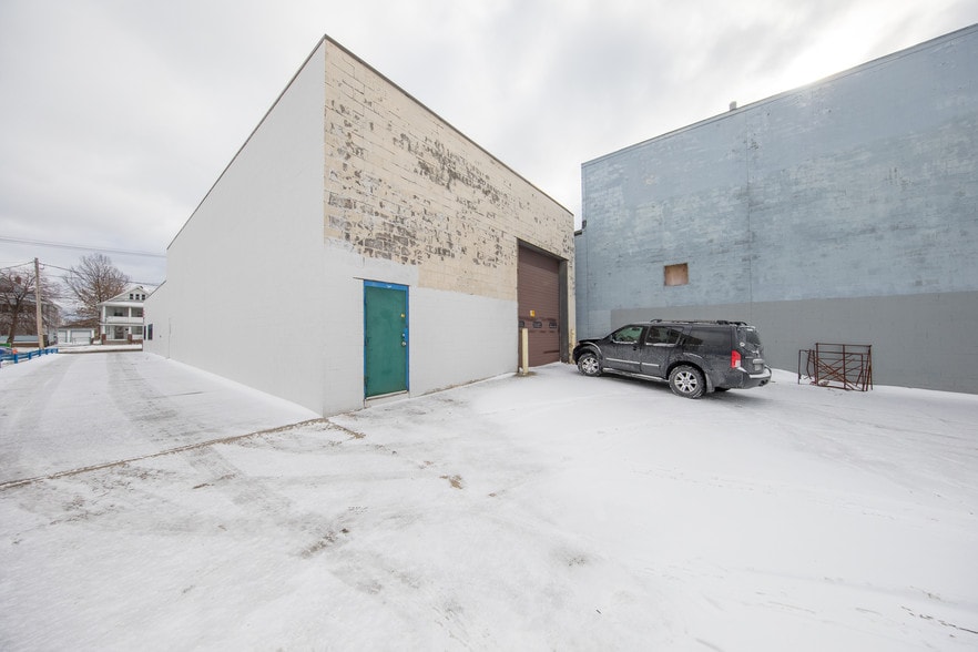 824 E 222nd St, Euclid, OH à vendre - Autre – Image 2 sur 25