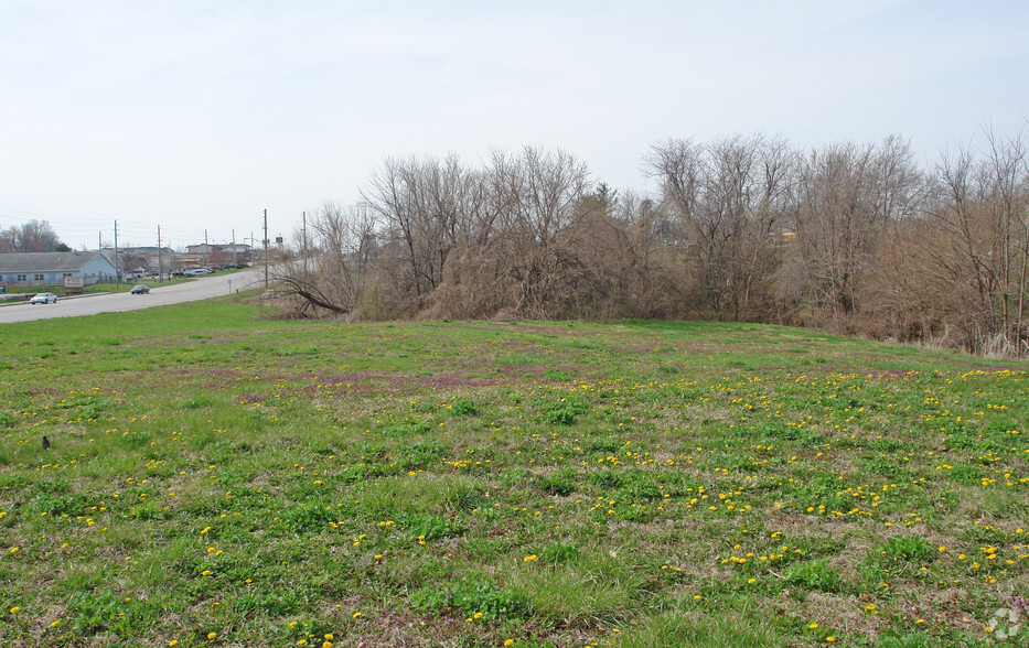 2451 NW Park Rd, Blue Springs, MO à vendre - Photo principale – Image 1 sur 10