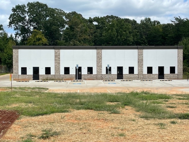 4738 Commons Dr, Denver, NC à louer Photo de l’immeuble– Image 1 sur 13