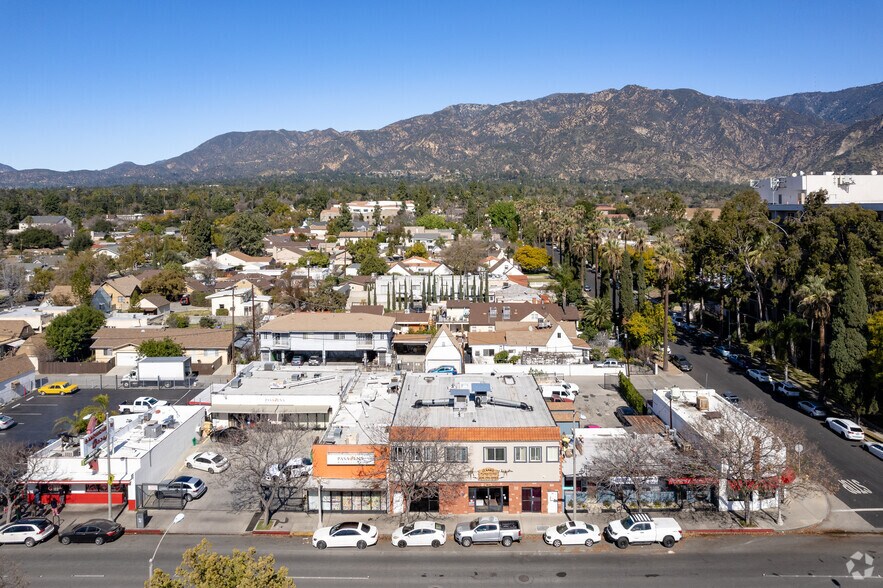 1517 E Washington Blvd, Pasadena, CA à vendre - Photo de l’immeuble – Image 1 sur 66