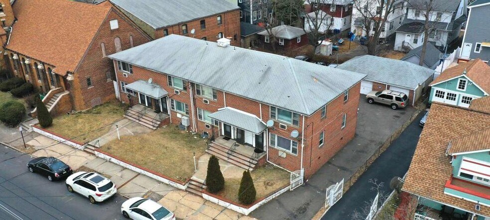 122 Elmwood Ave, Irvington, NJ à vendre - Photo de l’immeuble – Image 1 sur 2