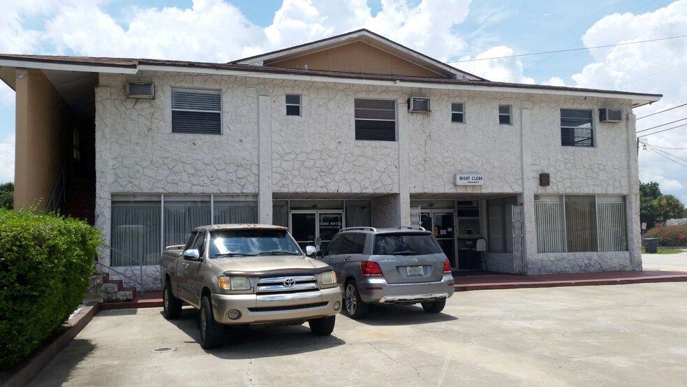 1921 Avenue D, Fort Pierce, FL à vendre - Photo de l’immeuble – Image 3 sur 24