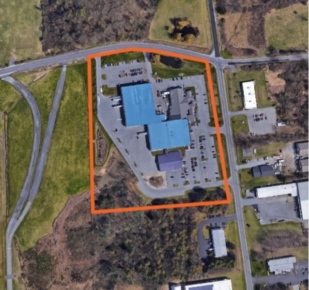 Plus de détails pour 603 Queensbury Ave, Queensbury, NY - Industriel/Logistique à vendre