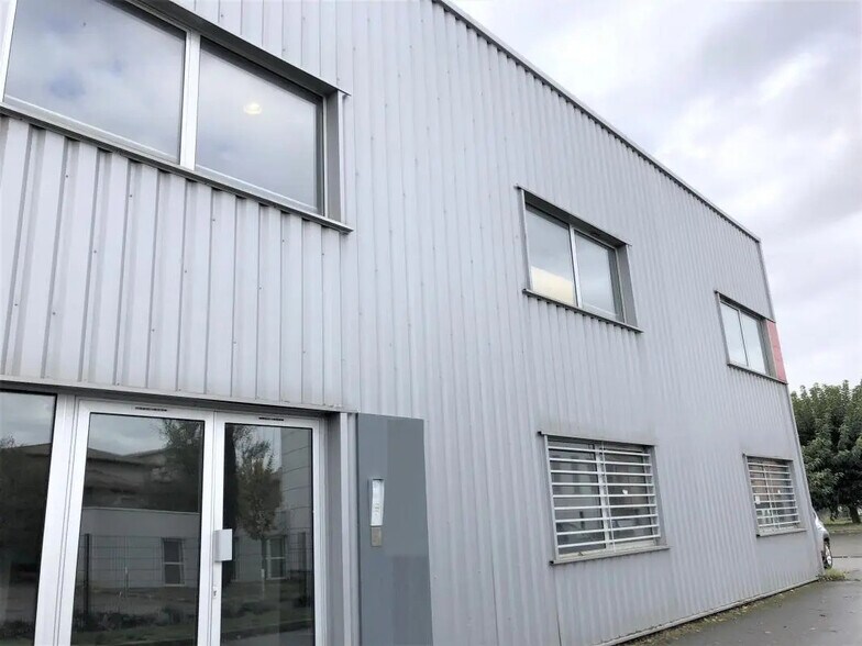 Local d'activités dans Toulouse à vendre - Photo de l’immeuble – Image 3 sur 12