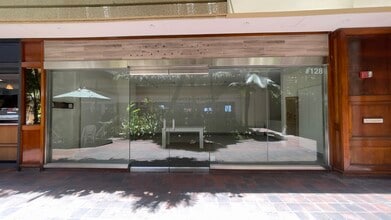 2424 Kalakaua Ave, Honolulu, HI à louer Photo intérieure– Image 2 sur 5