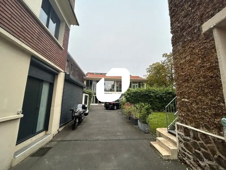 Bureau dans Ivry-sur-Seine à louer - Photo de l’immeuble – Image 3 sur 13