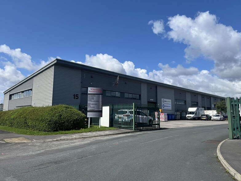 Unit 15, Wharfside Business Park, Irlam Wharf Rd, Manchester à vendre - Photo de l’immeuble – Image 1 sur 5
