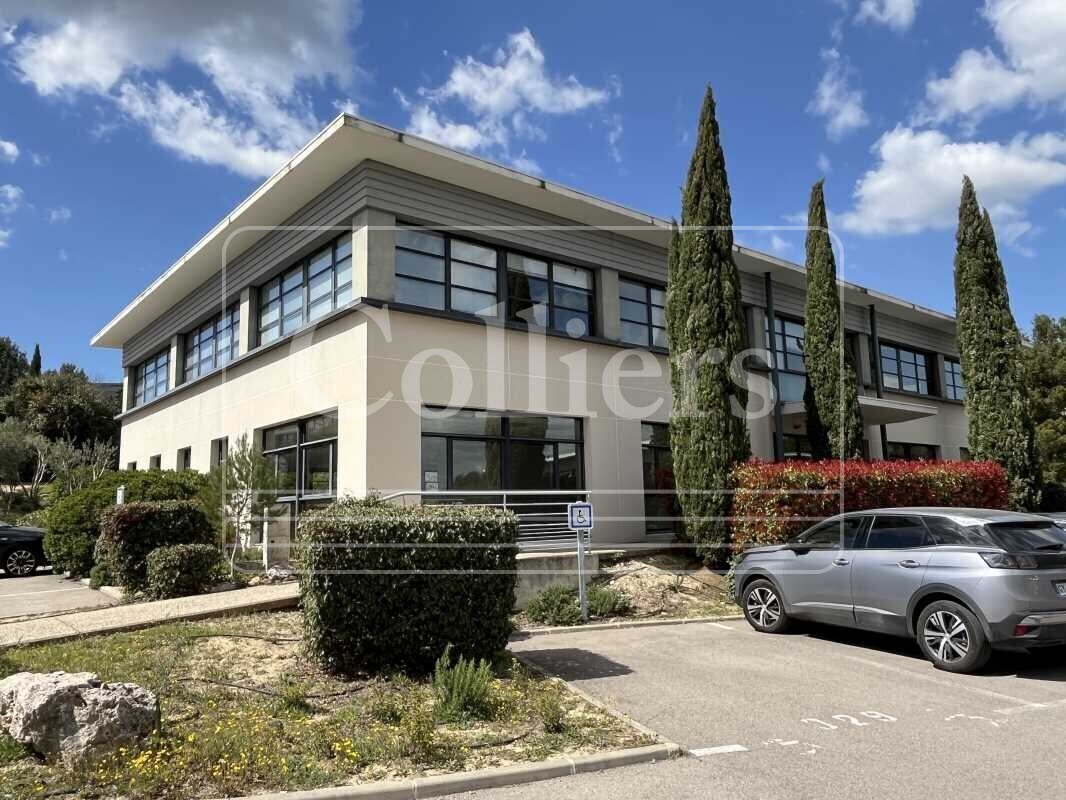 860 Rue René Descartes, Aix-en-Provence à louer Photo de l’immeuble– Image 1 sur 9