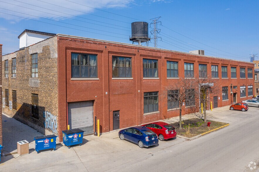 1622 W Carroll Ave, Chicago, IL à louer - Photo de l’immeuble – Image 2 sur 2