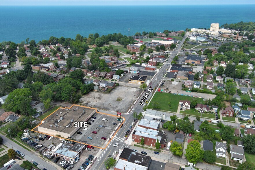 562 E 185th St, Cleveland, OH à louer - Photo de l’immeuble – Image 3 sur 6