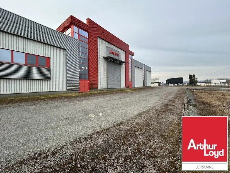 Local d’activités dans Boulay-Moselle à louer - Photo de l’immeuble – Image 2 sur 8