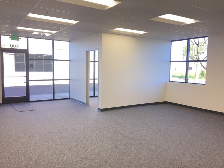 4092 Metro Dr, Stockton, CA à louer - Photo intérieure – Image 2 sur 4