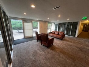 940 N 400 E, North Salt Lake, UT à vendre Photo intérieure– Image 2 sur 21