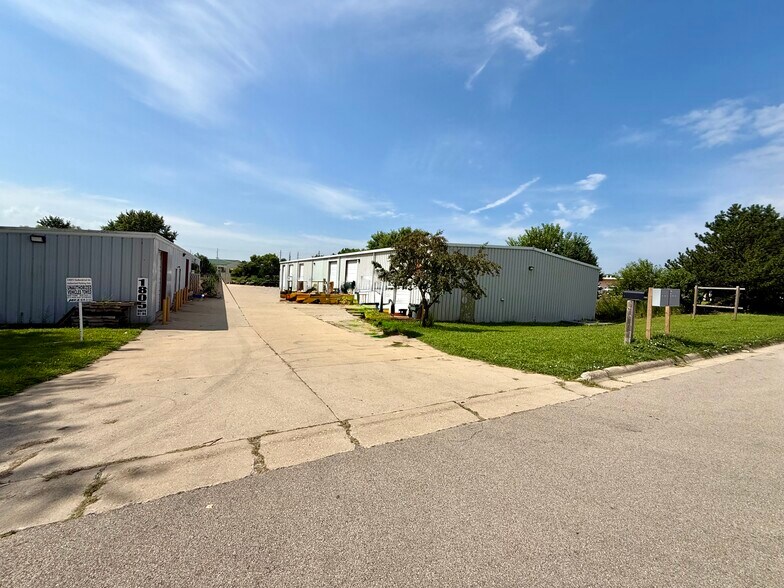 1805 Industrial Park Dr, Normal, IL à louer - Photo de l’immeuble – Image 3 sur 7