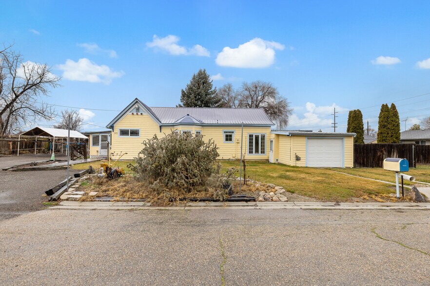 1411 S Fern St, Nampa, ID à vendre - Photo de l’immeuble – Image 2 sur 44