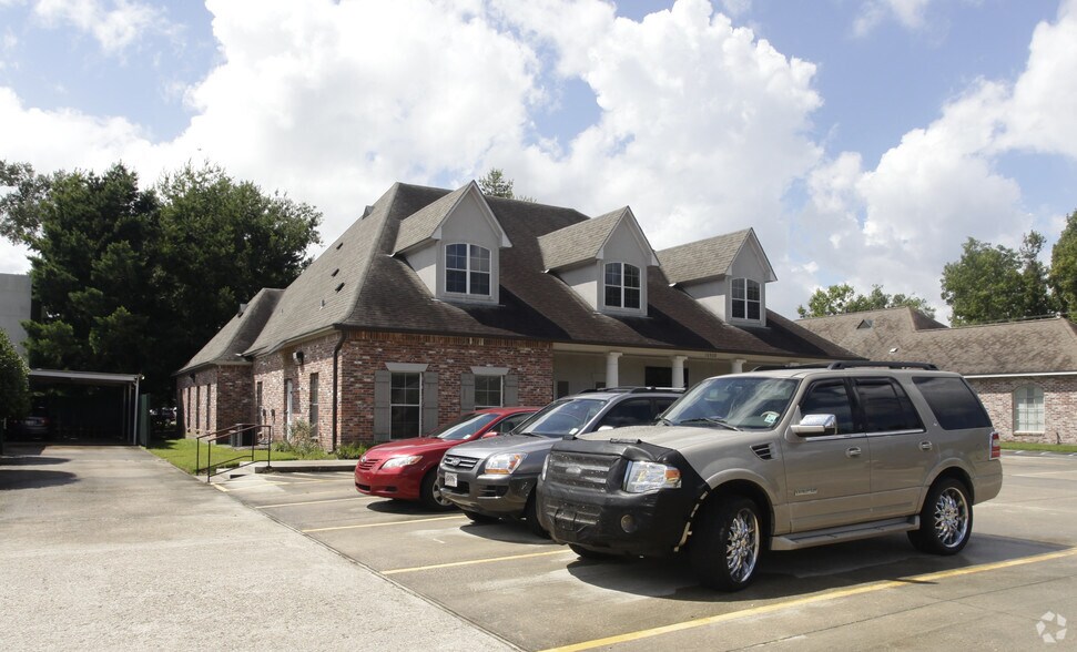 10528 Kentshire Ct, Baton Rouge, LA à louer - Photo de l’immeuble – Image 2 sur 12