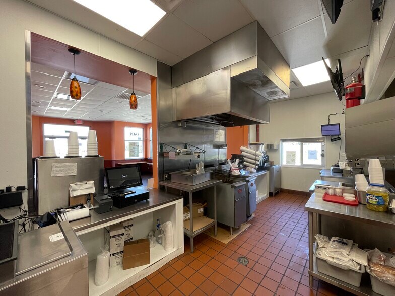 1215-1219 W Russell Ave, Bonham, TX à vendre - Photo intérieure – Image 2 sur 5