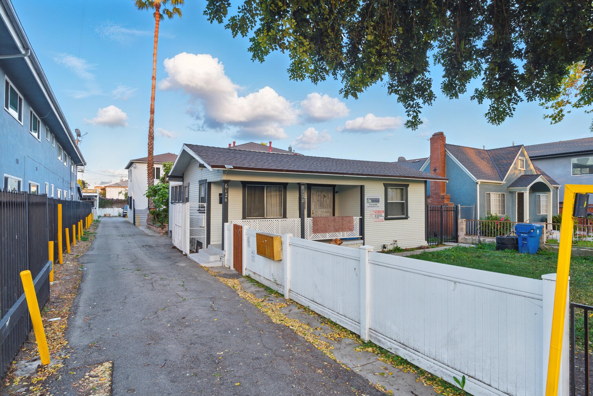 6126 Brynhurst Ave, Los Angeles, CA à vendre Photo de l’immeuble– Image 1 sur 11