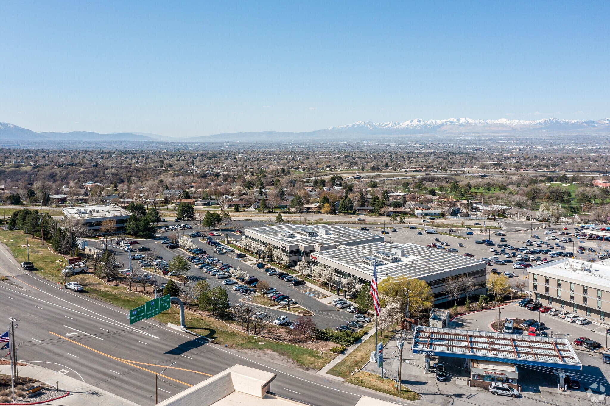2725-2735 E Parleys Way, Salt Lake City, UT à louer Photo principale– Image 1 sur 2