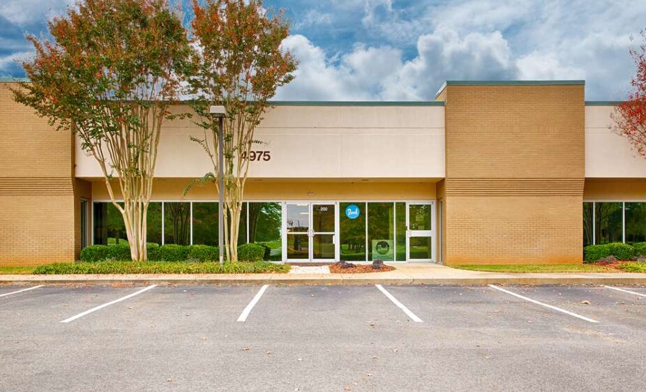 4975 Bradford Dr, Huntsville, AL à louer - Photo de l’immeuble – Image 3 sur 6