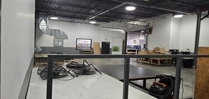 75 Denison St, Markham, ON à louer Photo intérieure– Image 2 sur 12