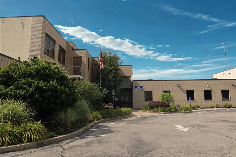 4628 Paddock portefeuille de 2 biens à vendre sur LoopNet.fr - Photo de l’immeuble – Image 2 sur 11