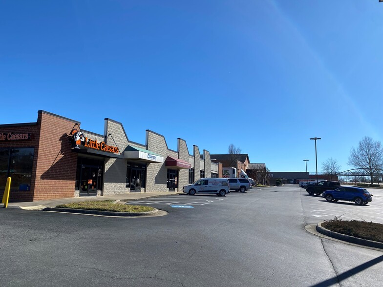 1340-1368 US 321 Hwy NW, Hickory, NC à louer - Photo de l’immeuble – Image 2 sur 4