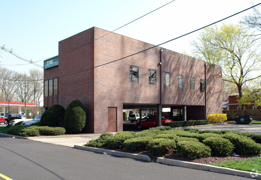 195 Rt-17, Rochelle Park, NJ à vendre - Photo de l’immeuble – Image 2 sur 8