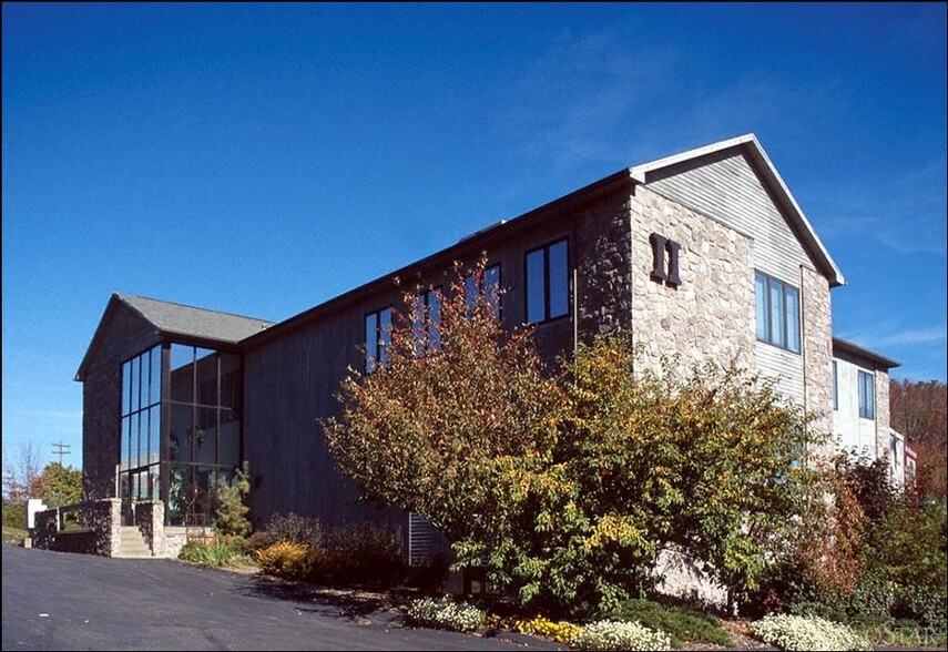 103 Bradford Rd, Wexford, PA à louer - Photo de l’immeuble – Image 1 sur 11