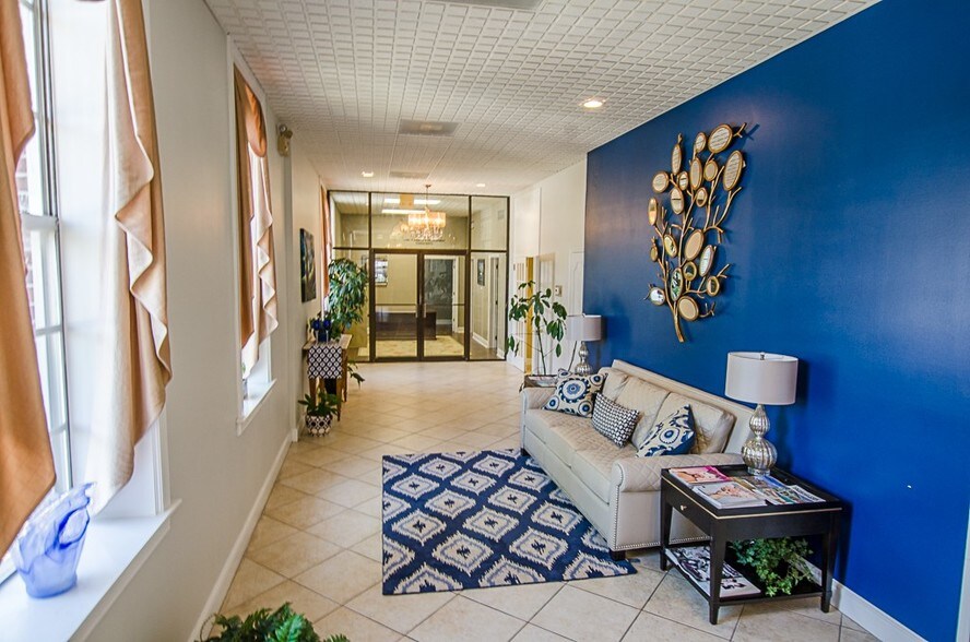 22 W Monument Ave, Kissimmee, FL à louer - Hall d’entrée – Image 3 sur 28