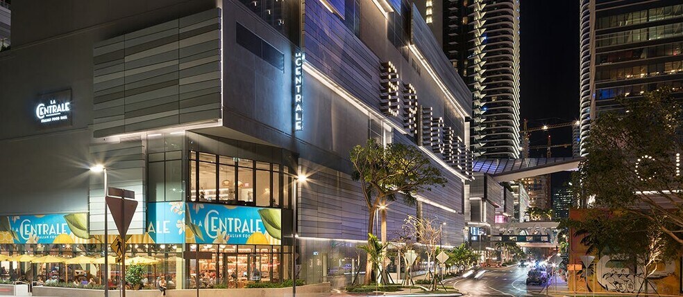 115 SW 8th St, Miami, FL à vendre - Photo de l’immeuble – Image 3 sur 34