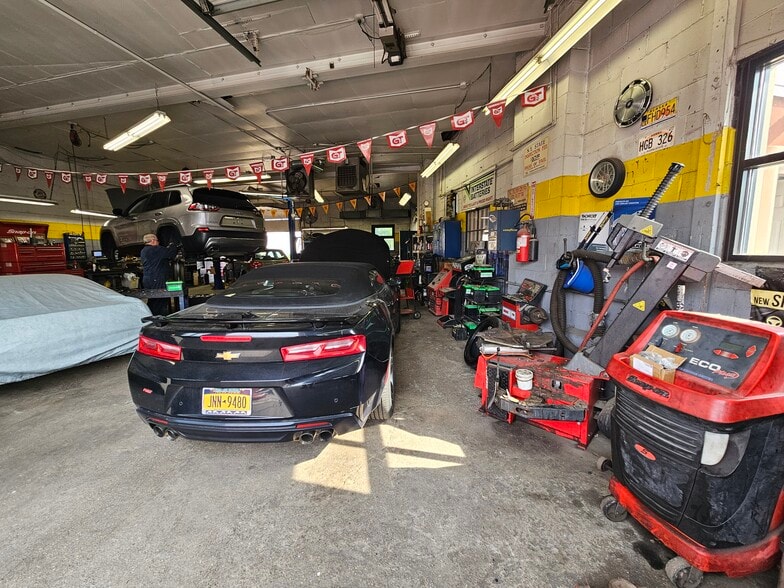 831 Brooklyn Ave, Baldwin, NY à vendre - Photo de l’immeuble – Image 2 sur 7