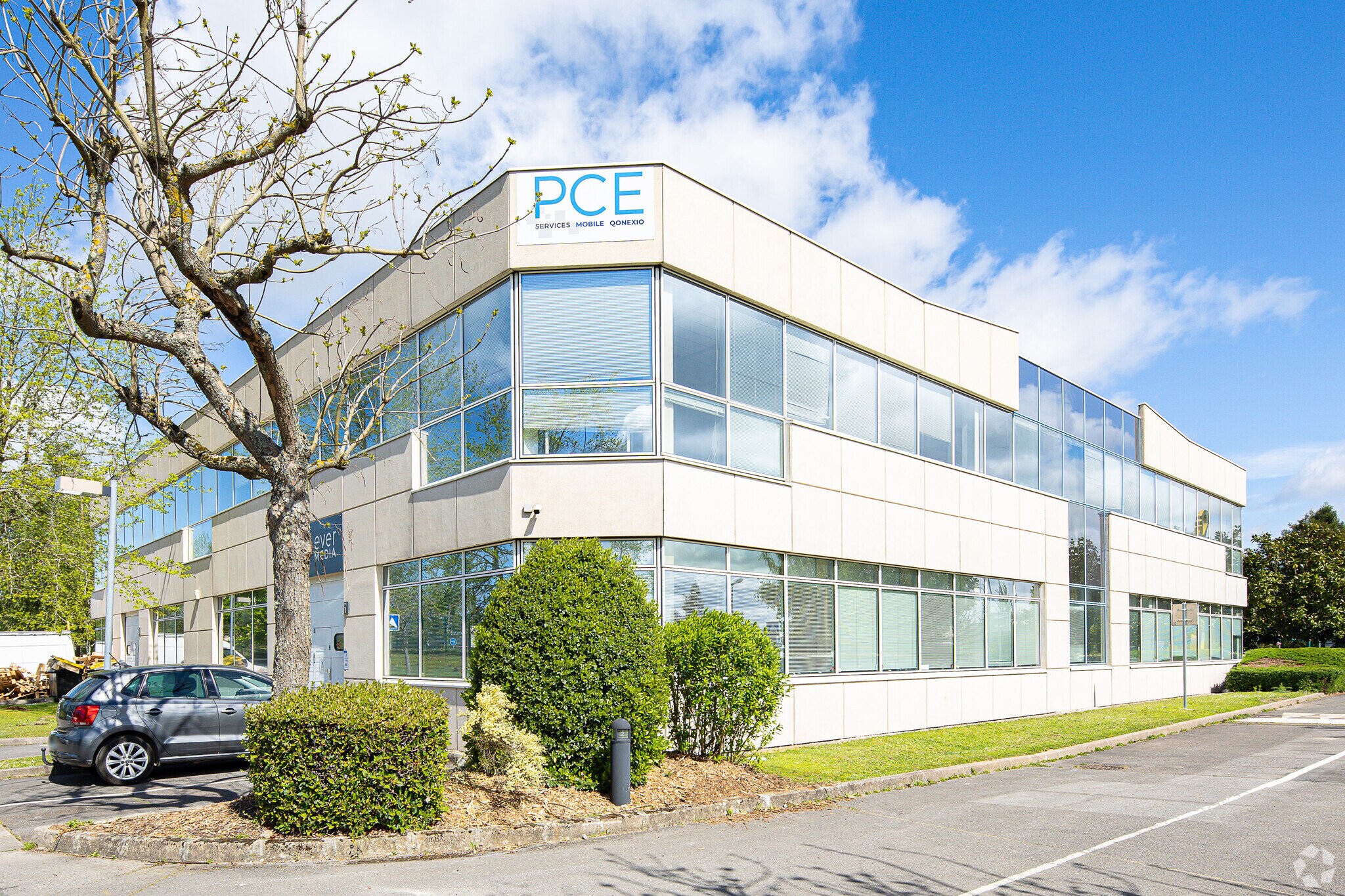 3 Avenue Du Canada, Les Ulis à louer Photo principale– Image 1 sur 3