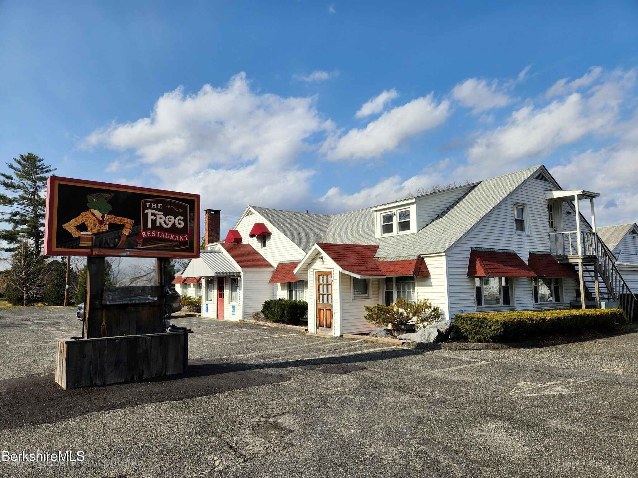 650 N Main St, Sheffield, MA à vendre Photo de l’immeuble– Image 1 sur 22