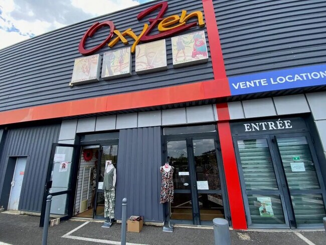 Plus de détails pour 5 Route De Pau, Ibos - Local commercial à louer