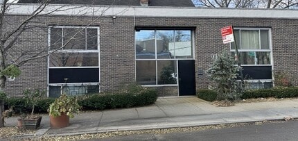 918 Pelham Pky S, Bronx, NY à louer Photo de l’immeuble– Image 1 sur 1